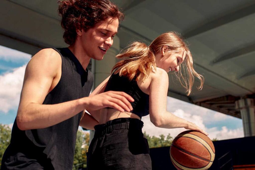 Genç Basketbolculardan Gövde Gösterisi